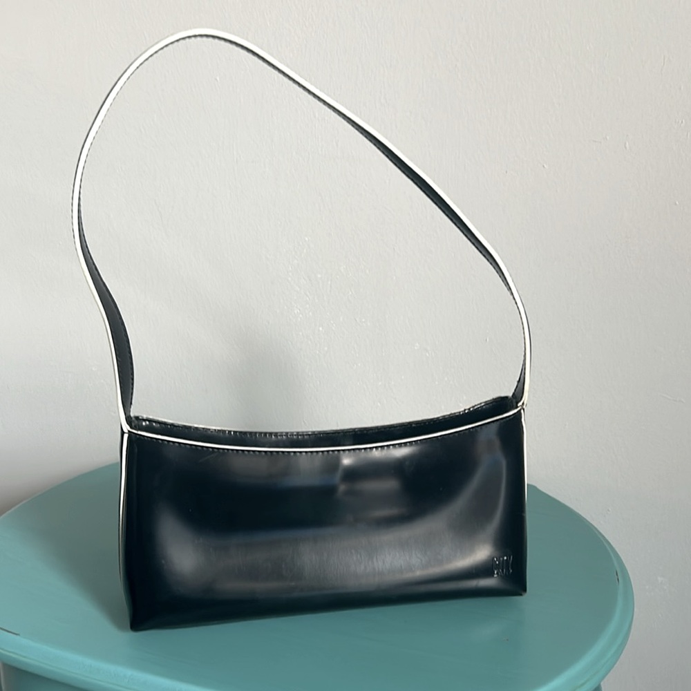 DKNY City Chic Black Minimalist Black Handbag with White Contrast Trim Purse